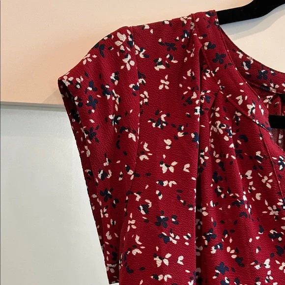41 Hawthorn Maroon Floral Blouse - Picture 4 of 7